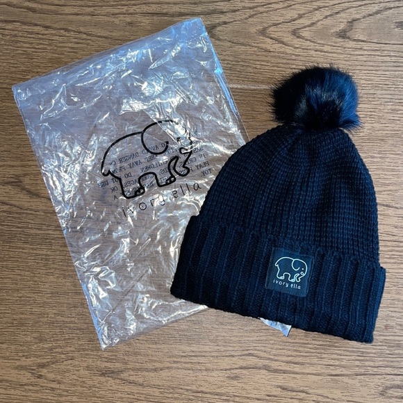 Ivory Ella Pom Pom hat • color: GREY only - Picture 5 of 7